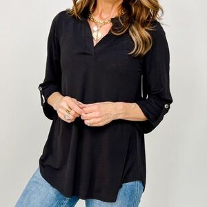 NEW Dear Scarlett Flattering Black 3/4 sleeve Lightweight Breathable Top L